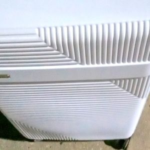 Solis 30 inch expandable luggage